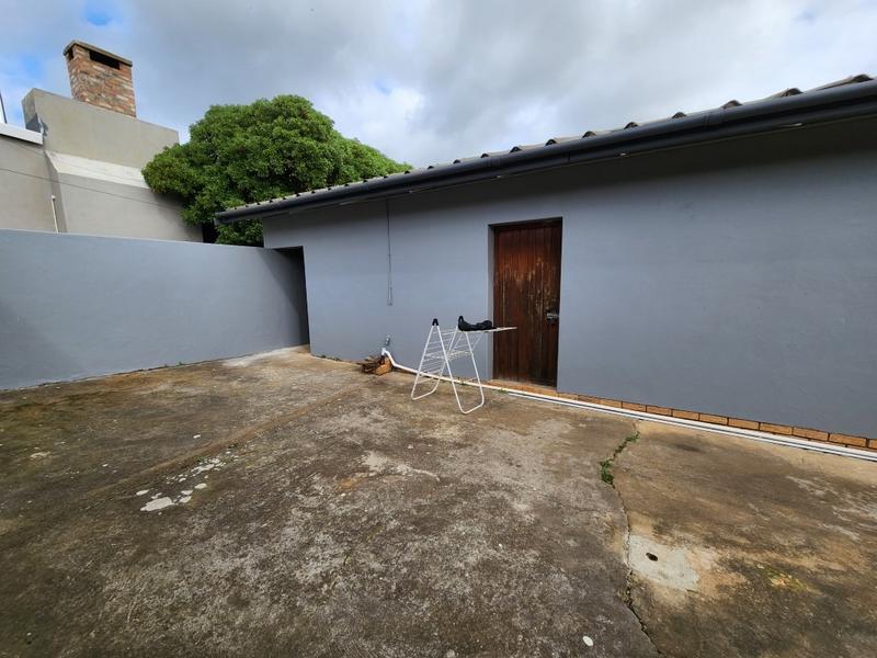 4 Bedroom Property for Sale in Bergzicht Western Cape